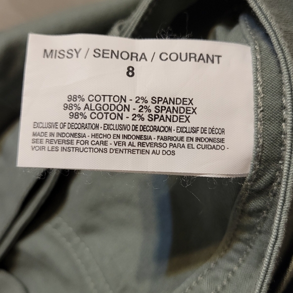 NEW Gloria Vanderbilt Green Bermuda Shorts with Belt - Size 8 - LOWEST PRICE - Picture 4 of 5